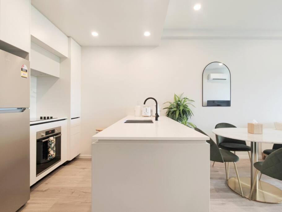 Brand New Stylish 2Br Apartment- Free Parking 奥克兰 外观 照片